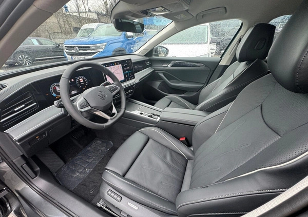 Volkswagen Passat cena 197399 przebieg: 10, rok produkcji 2024 z Wasilków małe 631